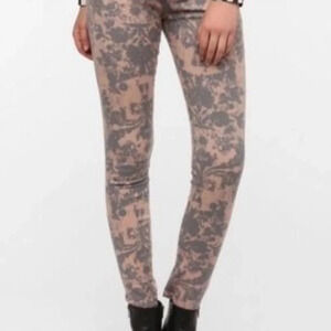 BDG Pink & Gray Damask Mid Rise Cigarette Ankle Jeans Size 25W 30L